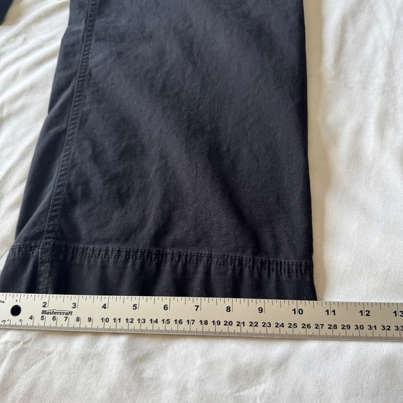Old Navy Women's High-Rise Wide Leg Cropped Chino Style Pant Black Size 16 Ankle - Picture 9 of 10